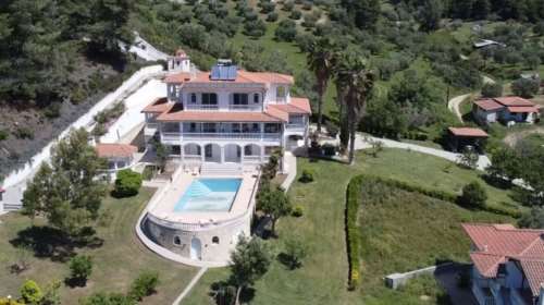 Κύμα τουριστικών επενδύσεων μισού δισ. ευρώ  σε Πόρο, Ρόδο και Χίο