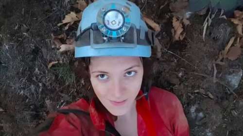 Η στιγμή της διάσωσης Ιταλίδας σπηλαιολόγου: Είχε εγκλωβιστεί σε βάθος 580 μέτρων [βίντεο]
