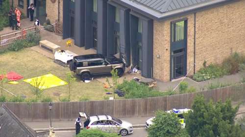 Νεκρό κοριτσάκι στο δημοτικό σχολείο στο Γουίμπλεντον- Αυτοκίνητο έπεσε πάνω στους μαθητές, συνελήφθη η γυναίκα οδηγός