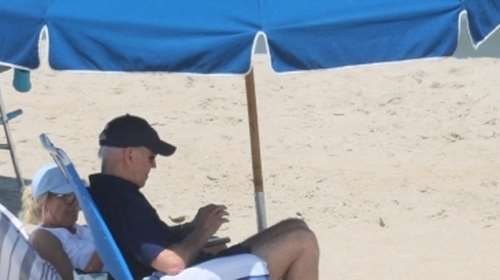 Οι διακοπές των ηγετών: Ο Τζο στην ξαπλώστρα, ο Ρίσι στη Disneyland κι ο Εμανουέλ στο νησί των προέδρων