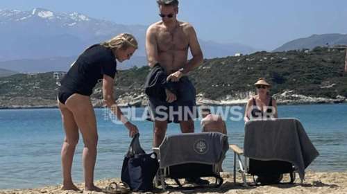 Κυριάκος Μητσοτάκης: Στο Μαράθι για ανοιξιάτικες βουτιές μαζί με τη σύζυγό του [εικόνες]