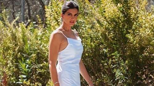 Η Σταματίνα Τσιμτσιλή φόρεσε το ωραιότερο mini floral φόρεμα της άνοιξης