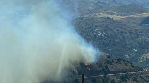 Φωτιά Ρέθυμνο: Σε πλήρη εξέλιξη τα πύρινα μέτωπα - Ενισχύονται και από την Αθήνα οι δυνάμεις πυρόσβεσης