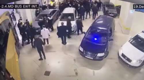 ΑΕΚ-ΠΑΟΚ: Βίντεο από τα επεισόδια στο πάρκινγκ της OPAP Arena μετά τον προημιτελικό Κυπέλλου