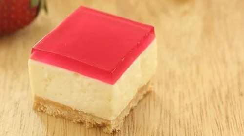 Δροσερό τουρτάκι ψυγείου - Με ζελέ, μπισκότα και δύο ακόμη υλικά