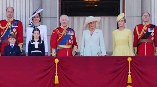 Trooping the Colour: Ο,τι πρέπει να γνωρίζεις για τη σημερινή μεγάλη ημέρα για τη βρετανική βασιλική οικογένεια
