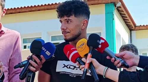 Πανελλήνιες 2025: &quot;Εύκολα τα θέματα στην Εκθεση, έγραψα όνομα, επίθετο και... αποκοιμήθηκα&quot; [βίντεο]