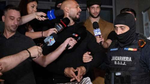 Αποκαλύψεις σοκ για τον υπόδικο influencer Αντριου Τέιτ: "Λατρεύω να σε βιάζω", έγραφε σε γυναίκα που είχε κακοποιήσει