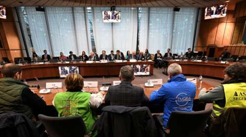 &quot;Ξηλώνεται&quot; η πράσινη συμφωνία της ΕΕ - Τι απαντούν οι υπουργοί Γεωργίας στους οργισμένους Ευρωπαίους αγρότες