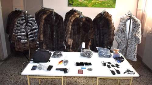 Καστοριά: Εκλεψαν γούνινα παλτά αξίας 500.000 ευρώ αλλά τους &quot;συνέλαβε&quot; η κάμερα [εικόνες - βίντεο]