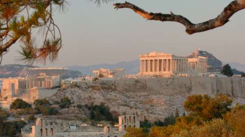 Reuters: Η ηρεμία έχει αποκατασταθεί στην Ελλάδα, αλλά οι ανισότητες παραμένουν - Το 2024 η ολοκλήρωση της ανάκαμψης