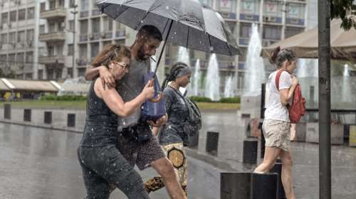 Καιρός: Με βροχές και πτώση της θερμοκρασίας ξεκινά η εβδομάδα - Καταιγίδες και στην Αττική