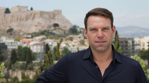 Στέφανος Κασσελάκης: Από τους Τάφους των Βενιζέλων ανακοινώνει την υποψηφιότητά του, που ταράζει τα νερά στον ΣΥΡΙΖΑ