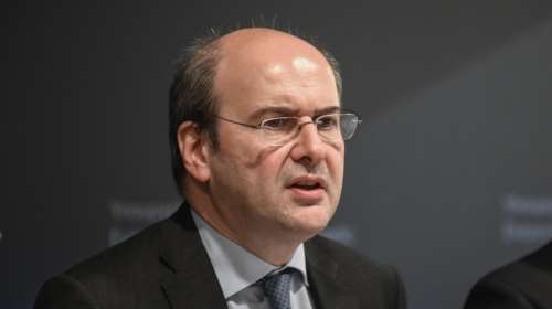 Χατζηδάκης: Πολιτικός χουλιγκανισμός το άρθρο Καρτερού για τον πρωθυπουργό