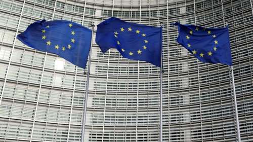 "Ζήτημα πρωτοκόλλου" χαρακτηρίζει η Κομισιόν το "άδειασμα" από τον Χαφτάρ που έδιωξε την ευρωπαϊκή αντιπροσωπεία