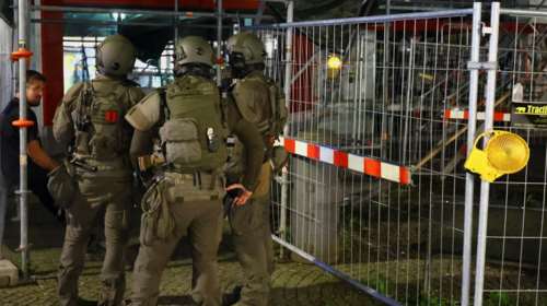 Γερμανία: Ανθρωποκυνηγητό για τον δράστη της δολοφονικής επίθεσης - Τρεις νεκροί και οκτώ οι τραυματίες