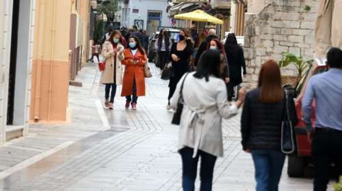 WEF: Προς εξαφάνιση ταμίες τραπεζών και υπάλληλοι γραφείου - Χάνονται 83 εκατ. θέσεις εργασίας