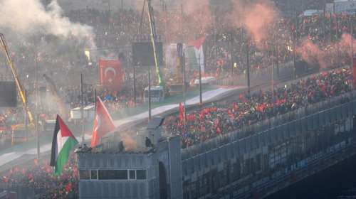 Λαοθάλασσα στην Κωνσταντινούπολη: Σημαίες και πανό υπέρ της Γάζας - Η σύνδεση που έκανε με την Αγία Σοφία ο γιος του Ερντογάν