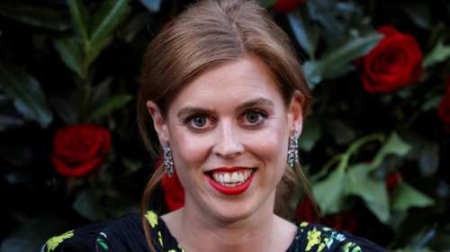 Κομψή σε μεσημεριανό γεύμα η εγκυμονούσα πριγκίπισσα Βεατρίκη: Το μίνι φλοράλ shirt dress με τα φουσκωτά μανίκια