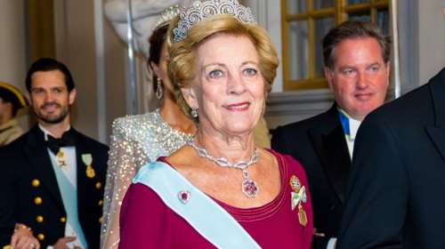 Άννα Μαρία: Με κομψό look και τσάντα Louis Vuitton στο ξενοδοχείο Μεγάλη Βρεταννία μαζί με τον Νικόλαο