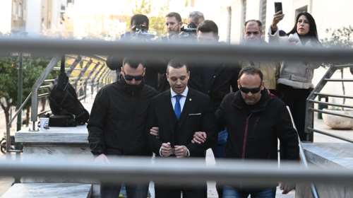 "Η ευθύνη για αποφυλάκιση Κασιδιάρη ανήκει στους δικαστές": Αντιδρούν οι δικηγόροι των αλιεργατών στη δίκη της Χρυσής Αυγής