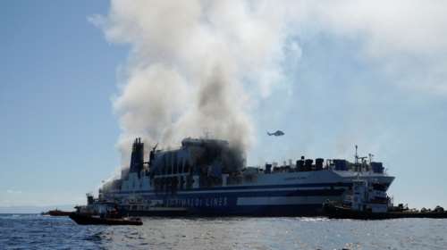 Euroferry Olympia: Έφτασε έξω από το λιμάνι του Αστακού