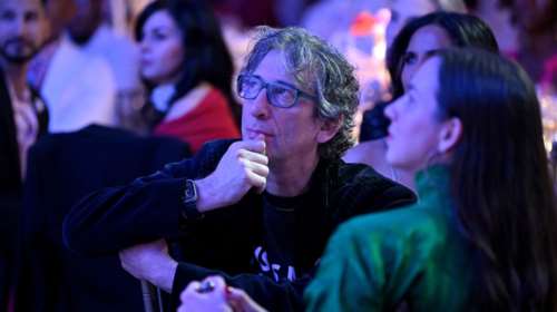 Οκτώ γυναίκες κατά του διάσημου Βρετανού συγγραφέα Νιλ Γκέιμαν: Τον κατηγορούν για σεξουαλική κακοποίηση - &quot;Υπήρχε συναίνεση&quot;, απαντά