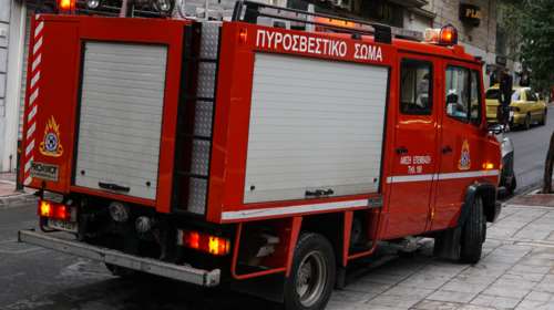 Σχιστό: Ρομά ξυλοκόπησαν και λήστεψαν δύο πυροσβέστες -  Σε πυροσβεστικό όχημα στο hotspot μεταναστών