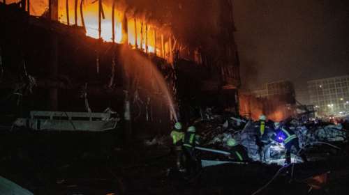 Πόλεμος στην Ουκρανία: Συγκλονιστικές εικόνες από τον βομβαρδισμό εμπορικού κέντρου στο Κίεβο