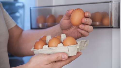 Πόσα αυγά μπορούμε να καταναλώνουμε καθημερινά και ένα απροσδόκητο όφελος για την υγεία μας