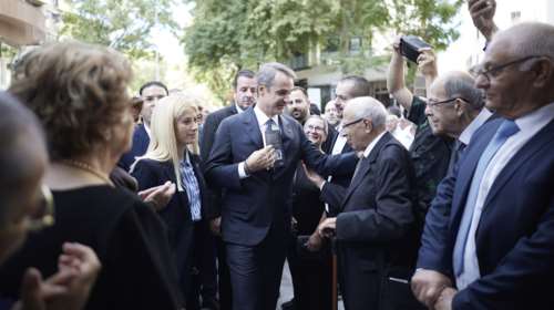 Κυριάκος Μητσοτάκης: Στην Κύπρο για το μνημόσυνο του Γλαύκου Κληρίδη – &quot;Αγαπήθηκε και ενέπνευσε&quot;
