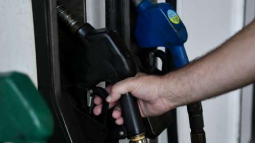 Γιατί επιστρέφει ο &quot;εφιάλτης&quot; της αμόλυβδης από σήμερα το βράδυ - Ακριβαίνει πάλι η βενζίνη