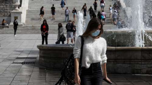 Εξαδάκτυλος: Οποιος έχει συμπτώματα, να συμπεριφέρεται σαν να έχει κορονοϊό - Ακόμη και με αρνητικό τεστ