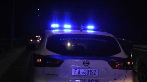 Τρόμος στη Λάρισα: Βγήκε από το αυτοκίνητο και επιτέθηκε σε τρία παιδιά με τσεκούρι