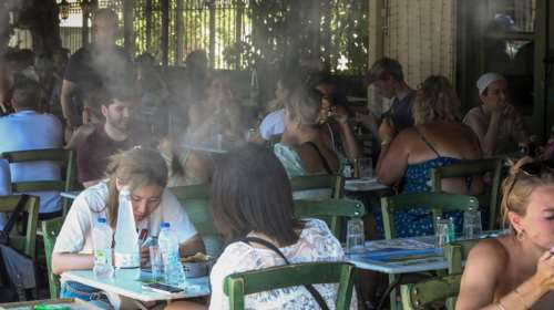 Ισχυρή σύσταση για τον κορονοϊό: "Κάντε τεστ πριν φύγετε για διακοπές" - Tριπλάσια κρούσματα σε σχέση με πέρυσι