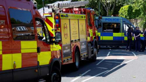 Βρετανία: Επίθεση με μαχαίρι μέσα σε τρένο– Δέκα τραυματίες, οι εννέα σε κρίσιμη κατάσταση [βίντεο]