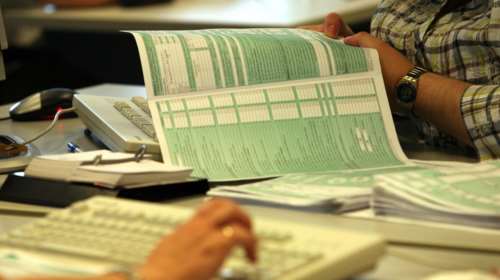 Η πρώτη προθεσμία των φετινών φορολογικών δηλώσεων και το αίτημα για παράταση