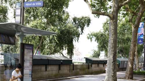 Αγνώριστο το Παρίσι: Άδειοι δρόμοι, κλειστά καταστήματα, κιγκλιδώματα παντού - Οι Ολυμπιακοί Αγώνες έδιωξαν τους τουρίστες