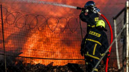 Φωτιά στο Κουνούπι Αργολίδας: Μήνυμα από το 112 - &quot;Απομακρυνθείτε προς Πόρτο Χέλι&quot;