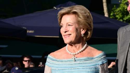 Αννα Μαρία: H λεπτομέρεια στην εμφάνισή της στον γάμο της κόρης της που απέτιε φόρο τιμής στον τέως βασιλιά Κωνσταντίνο