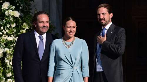 Νίνα Φλορ: Με τον Φίλιππο και τον δισεκατομμυριούχο πατέρα της στη Μητρόπολη για τον γάμο της Θεοδώρας