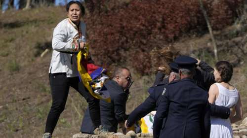 Αφή Ολυμπιακής Φλόγας: Θιβετιανοί αυτονομιστές έκαναν &quot;άνω - κάτω&quot; την Τελετή στην Αρχαία Ολυμπία [Εικόνες]