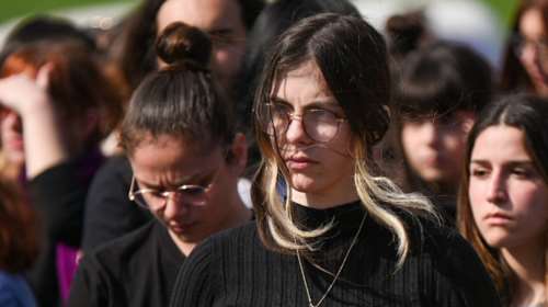 Ράγισαν καρδιές στα Τέμπη: Γέμισε με φοιτητές ο τόπος της τραγωδίας - &quot;Δε θα σας ξεχάσουμε&quot; [εικόνες]