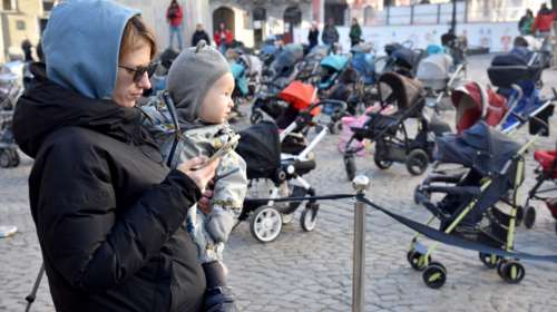 Πόλεμος στην Ουκρανία: Πάνω από 3,3 εκατομμύρια πρόσφυγες έχουν διαφύγει από τη χώρα