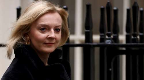 Λιζ Τρας: Δεν μπορούν να διεξαχθούν συνομιλίες με τη Ρωσία όσο έχει στρατεύματα στην Ουκρανία - Ο πόλεμος θα διαρκέσει χρόνια