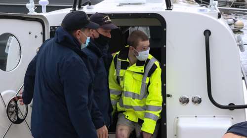 Euroferry Olympia: Πληροφορίες για άλλους 4-5 επιζώντες μετά τη διάσωση του Λευκορώσου - Επιχείρηση για τον εντοπισμό τους