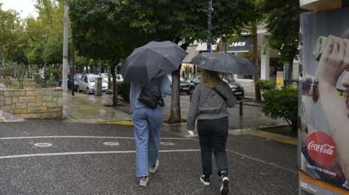 Καιρός τύπου &quot;Π&quot; τις επόμενες ημέρες: Βροχές, καταιγίδες και ισχυροί νοτιάδες - Οι περιοχές που θα επηρεαστούν