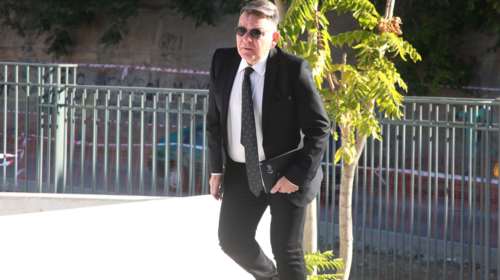 Κούγιας για δηλώσεις Νταλάρα: Τους καλλιτέχνες όταν τους κατεβάσουμε από τη σκηνή, μπορεί να παρουσιάσουν ελαττώματα