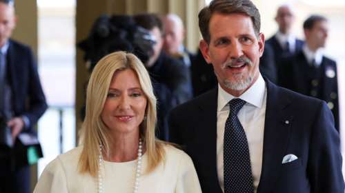 Μαρί Σαντάλ: Με λευκό τζιν με ξέφτια και σνίκερς στα γενέθλια του γιου της Κωνσταντίνου Αλέξιου