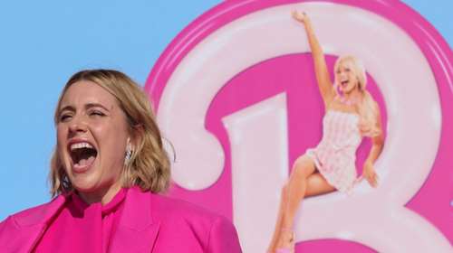 Ροζ πυρετός: Η &quot;Barbie&quot; καταρρίπτει στερεότυπα και σπάει ρεκόρ - Για πρώτη φορά ταινία σκηνοθέτιδας ξεπερνά το 1 δισ. δολ.